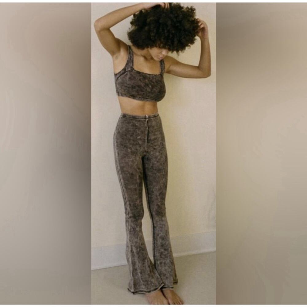 Urban Outfitters Dark Brown Out From Under Ryan Ribbed Flare Pant Size XS Yoga